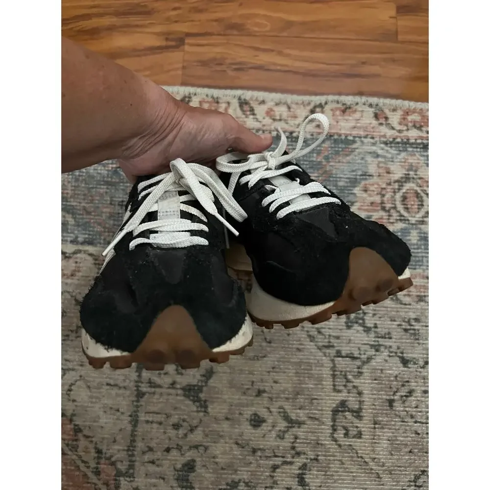 New Balance 327 Black/White Gum Low Top Lace-Up Sneakers WS327BL Women's Size 8